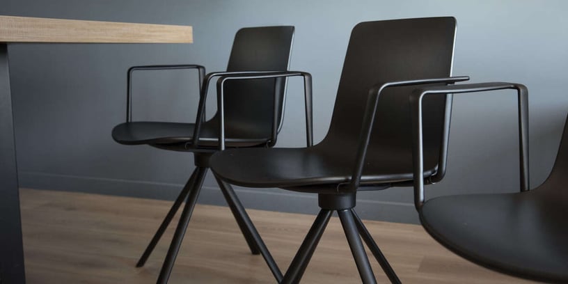 The Right Office Chair 2-1