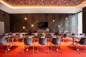 071_HOL_INN_EXP_5329